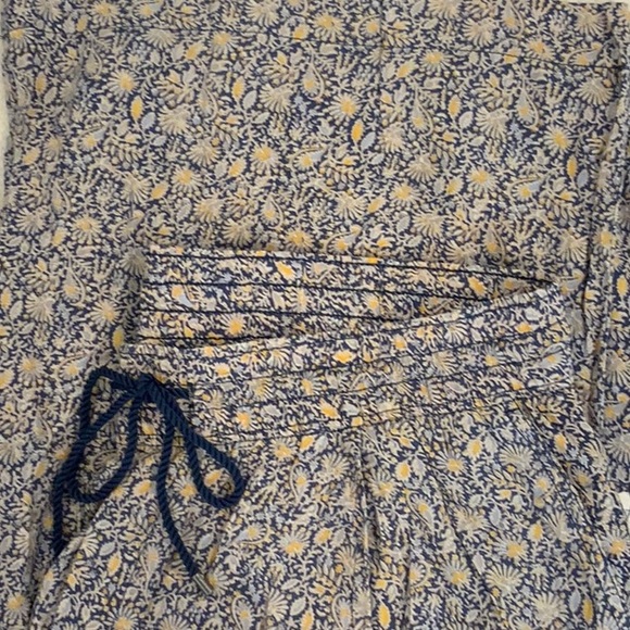 Gap blue printed wide leg pull on pants with drawstring. - Picture 2 of 2